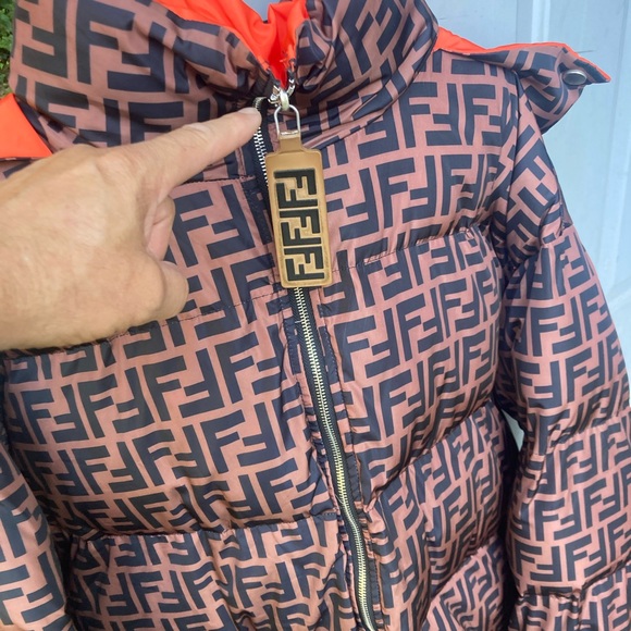 Fendi Black and Pink Logo Puffer Jacket - Picture 2 of 3